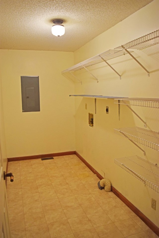 2310 Schenk Road Evansville, IN 47720 - Photo 13 of 36 Gallery Image 13