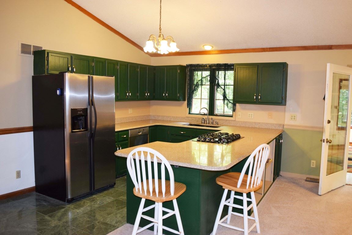 2310 Schenk Road Evansville, IN 47720 - Photo 9 of 36 Gallery Image 9