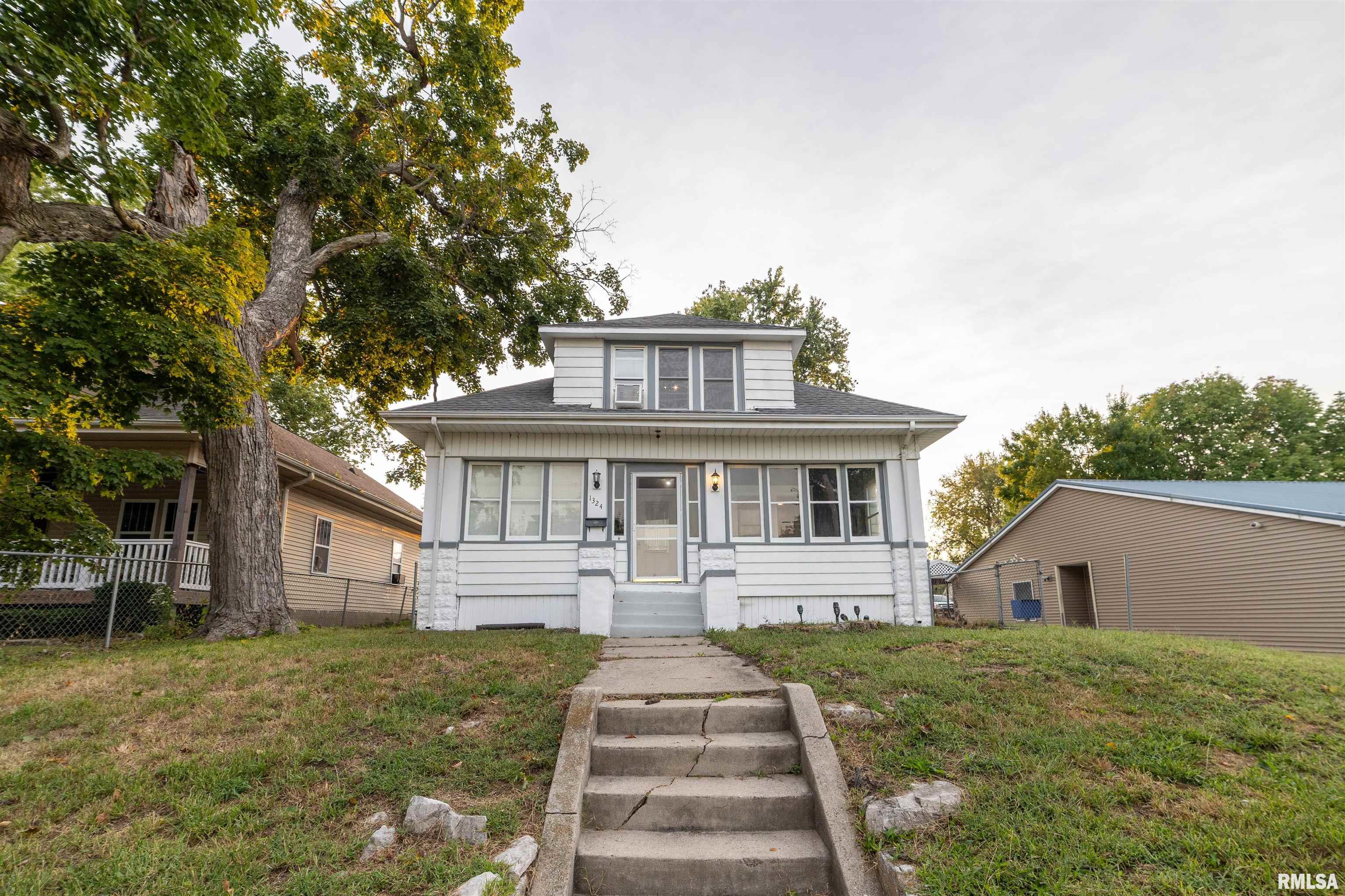 1324 North 6th Street Quincy, IL 62301 - Photo 1 of 37