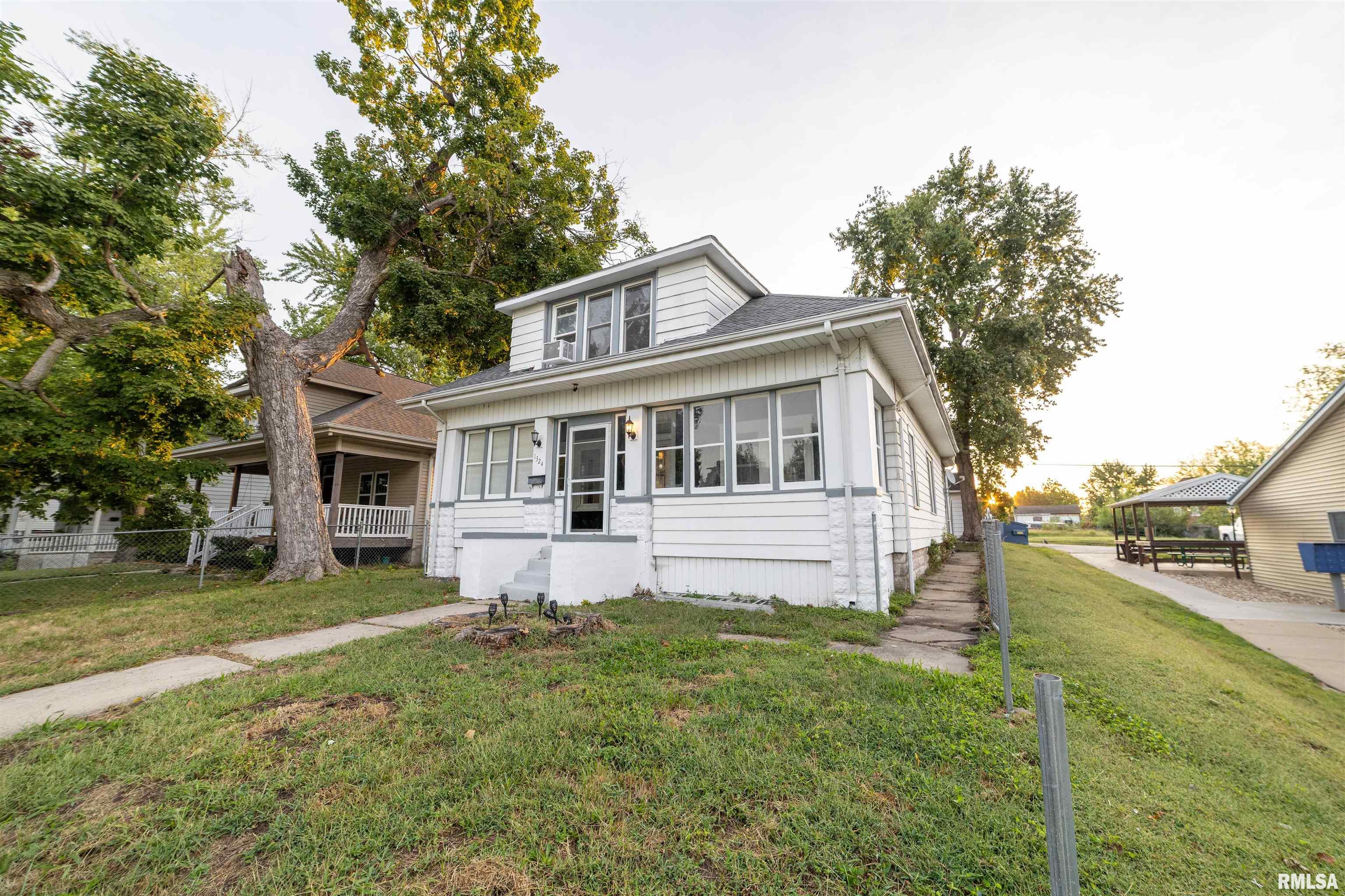 1324 North 6th Street Quincy, IL 62301 - Photo 2 of 37