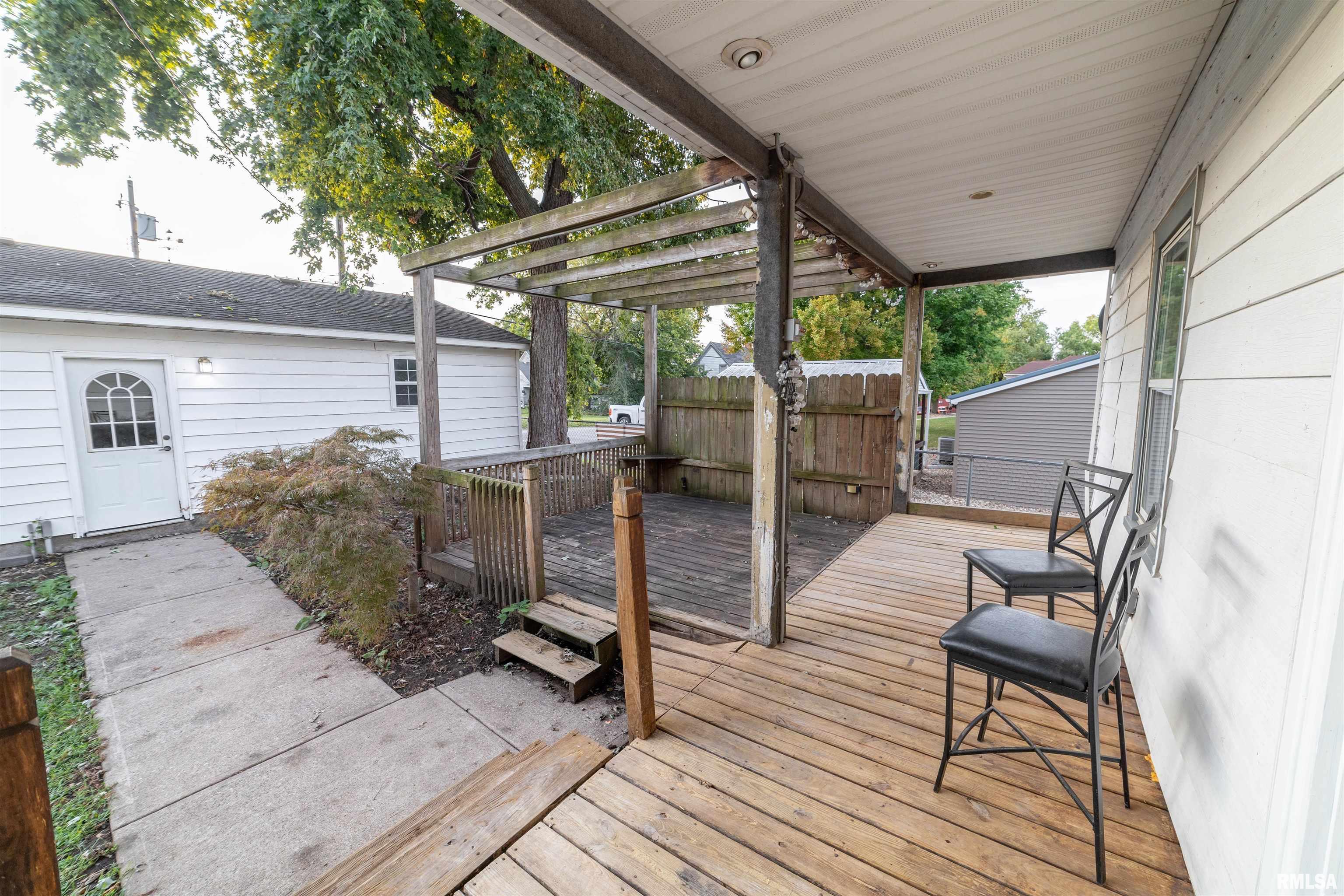 1324 North 6th Street Quincy, IL 62301 - Photo 5 of 37