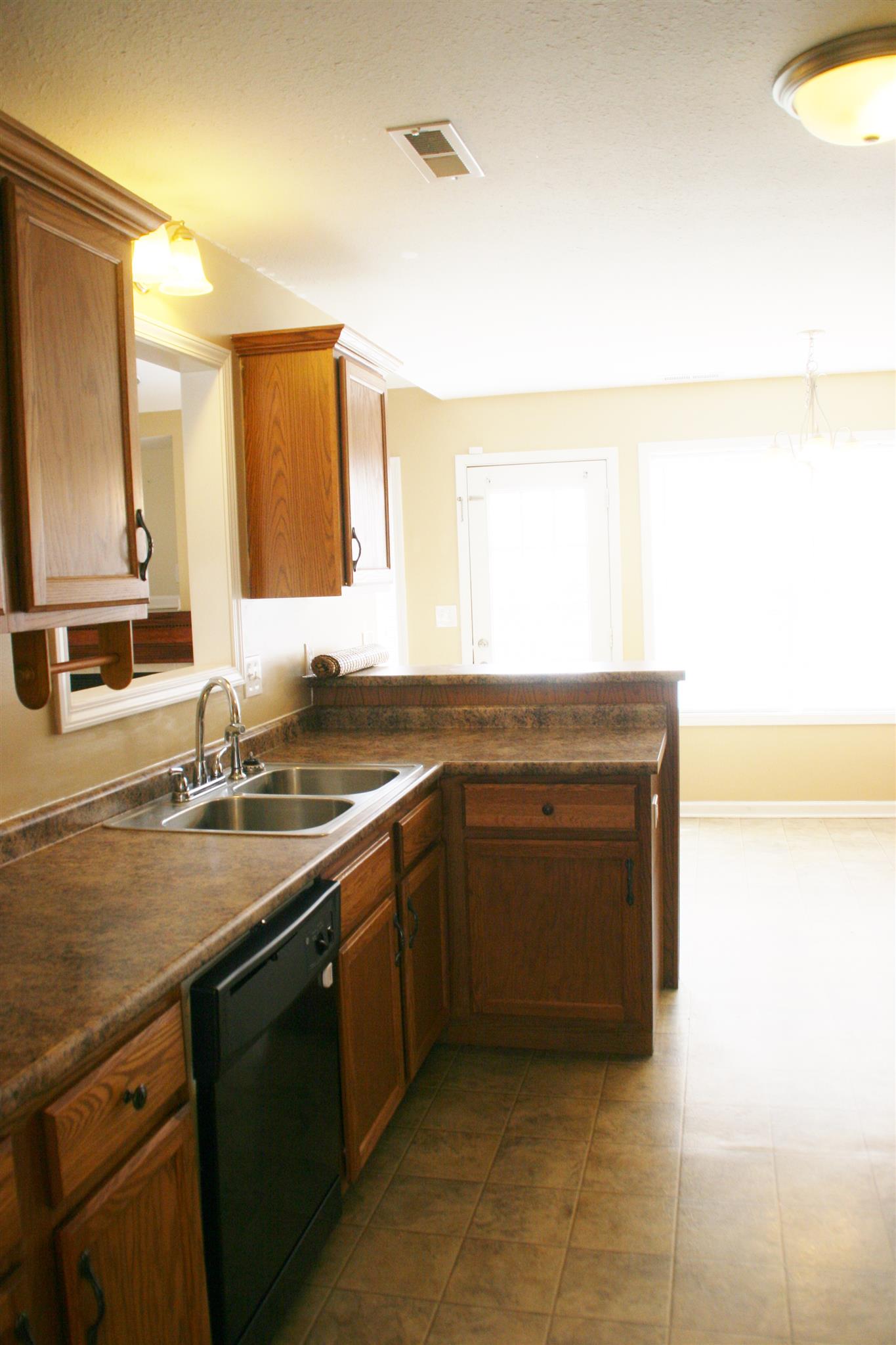 1351 West Rhett Butler Road Clarksville, TN 37042 - Photo 9 of 30 Gallery Image 9