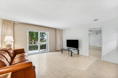 $260,000 | 3909 North Ocean Boulevard, Unit 106, Fort Lauderdale, FL 33308