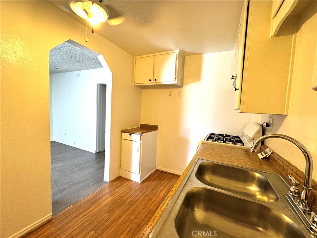 36528 Irwin Road Barstow, CA 92311 - Photo 18 of 35 a bathroom with a sink and a mirror