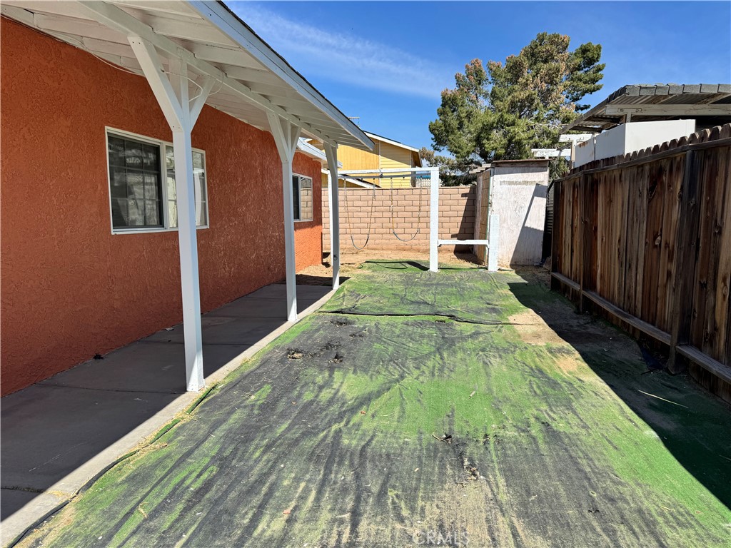 36528 Irwin Road Barstow, CA 92311 - Photo 24 of 35 a view of backyard with hardwood