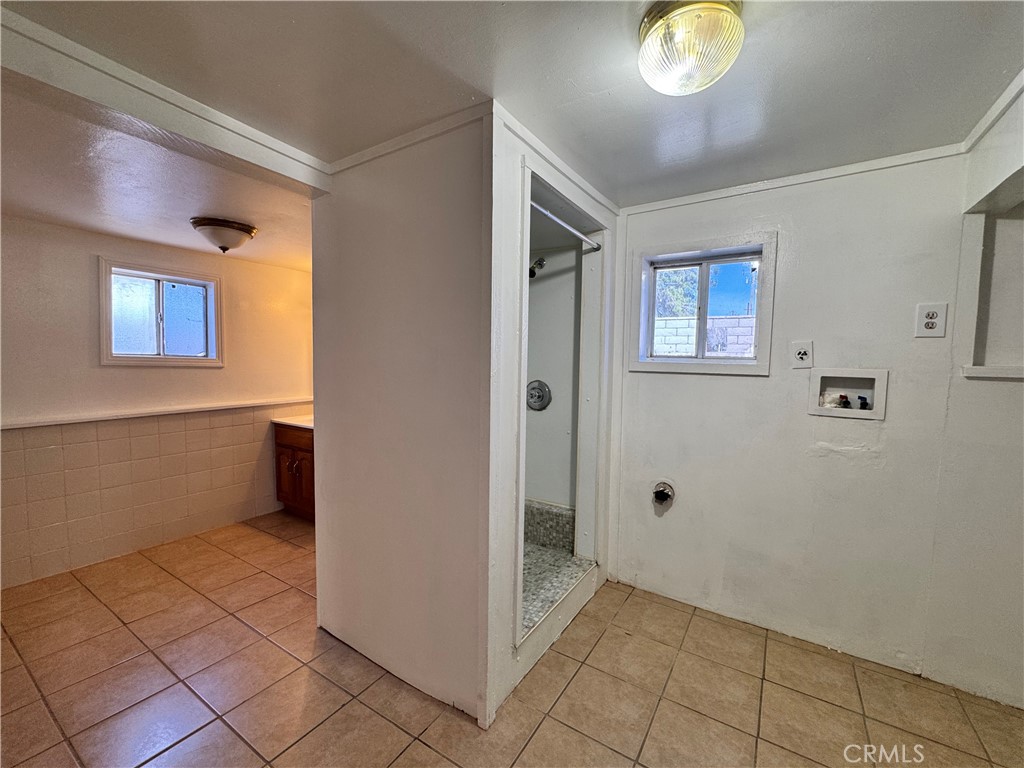 36528 Irwin Road Barstow, CA 92311 - Photo 10 of 35 a view of an empty room