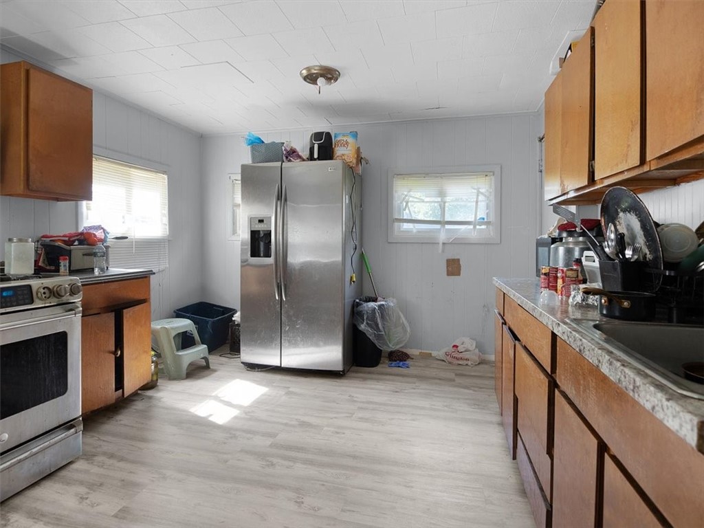 381 Parsells Avenue Rochester, NY 14609 - Photo 18 of 33