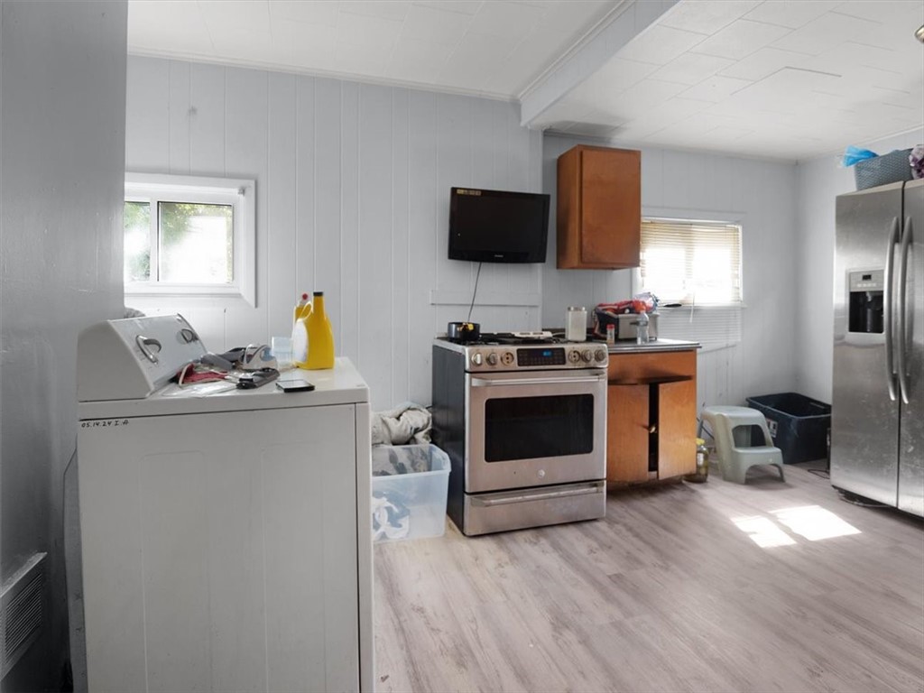 381 Parsells Avenue Rochester, NY 14609 - Photo 21 of 33