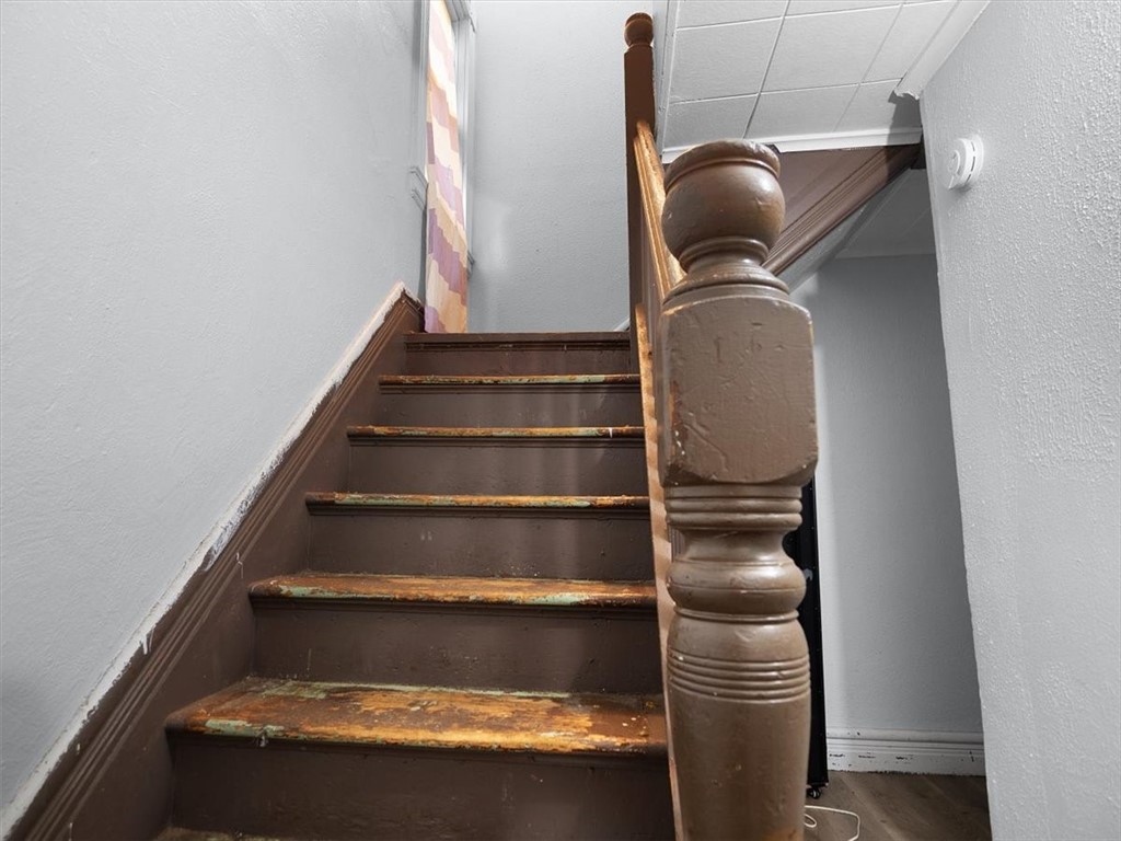 381 Parsells Avenue Rochester, NY 14609 - Photo 24 of 33