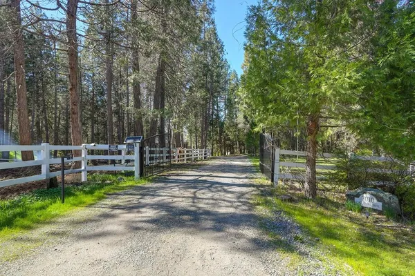 $1,400,000 | 7010 Flat Creek Drive, Somerset, CA 95684