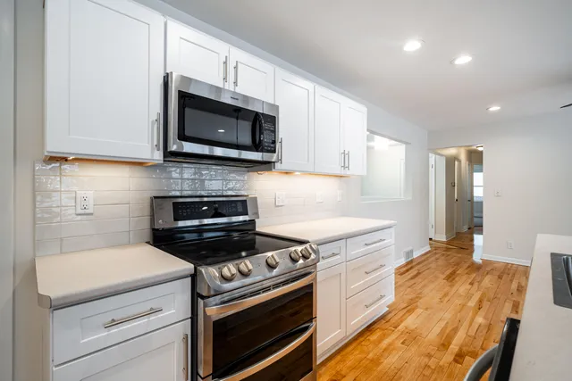 $2,400 | 6604 West Glenbrook Road, Brown Deer, WI 53223