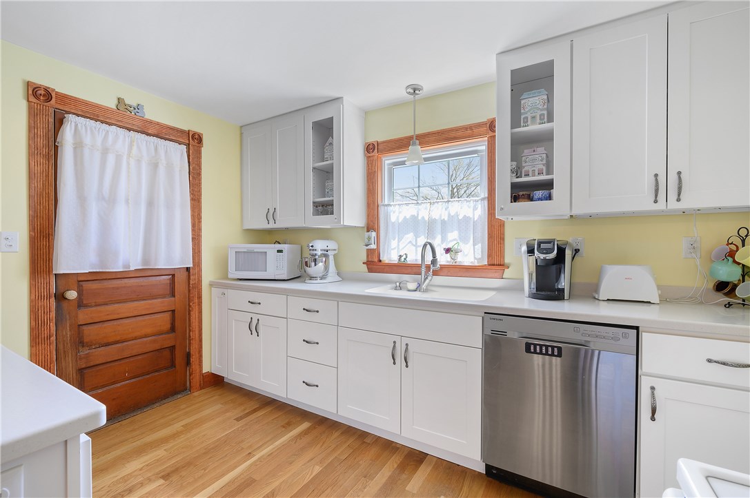 648 Prospect Street Woonsocket, RI 02895 - Photo 9 of 27