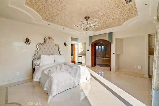 a view of a livingroom with furniture