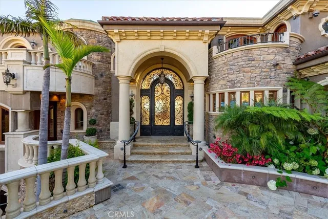 a view of a living room