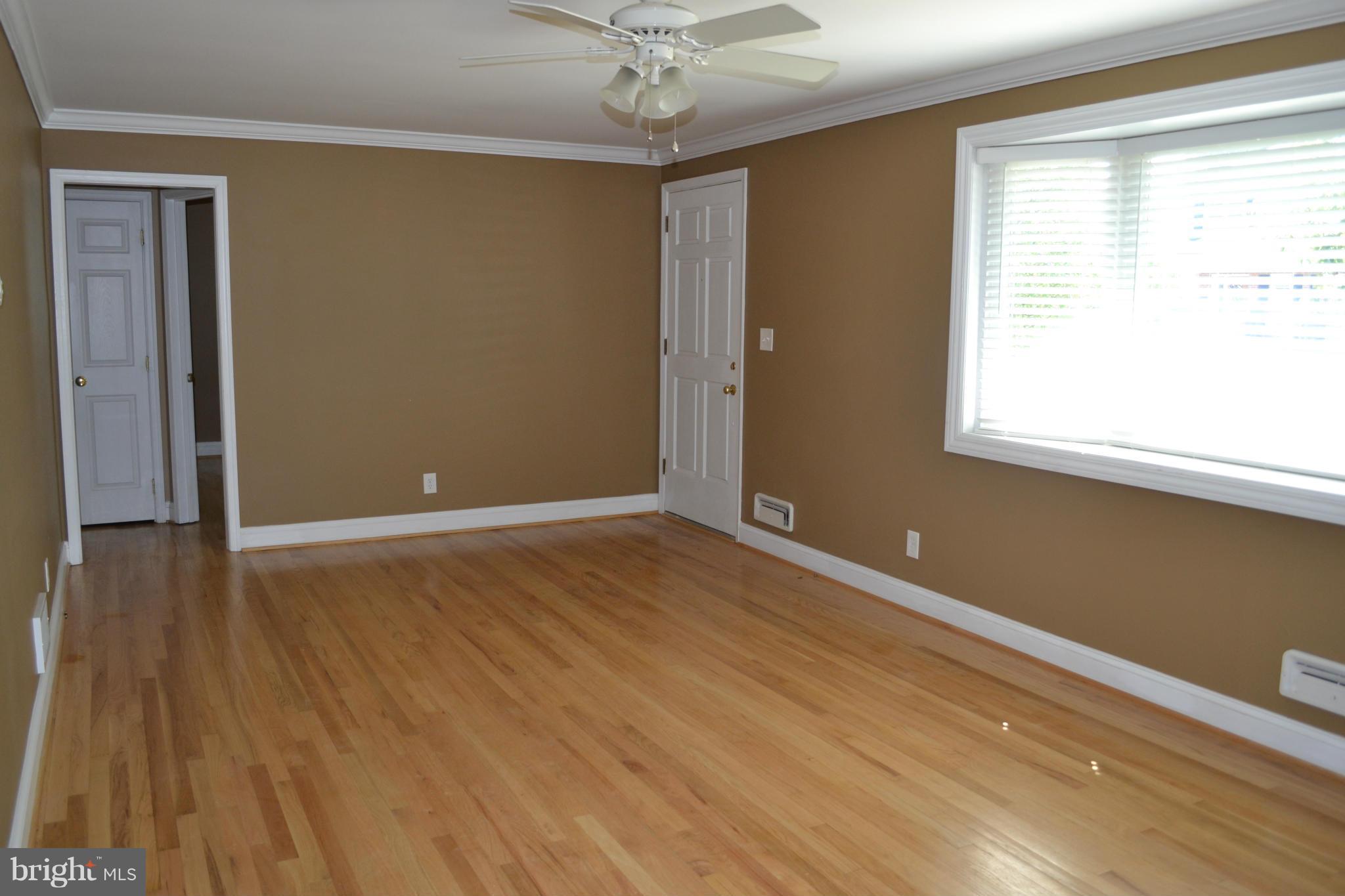 421 Madingley Road Linthicum, MD 21090 - Photo 6 of 11 Living Room