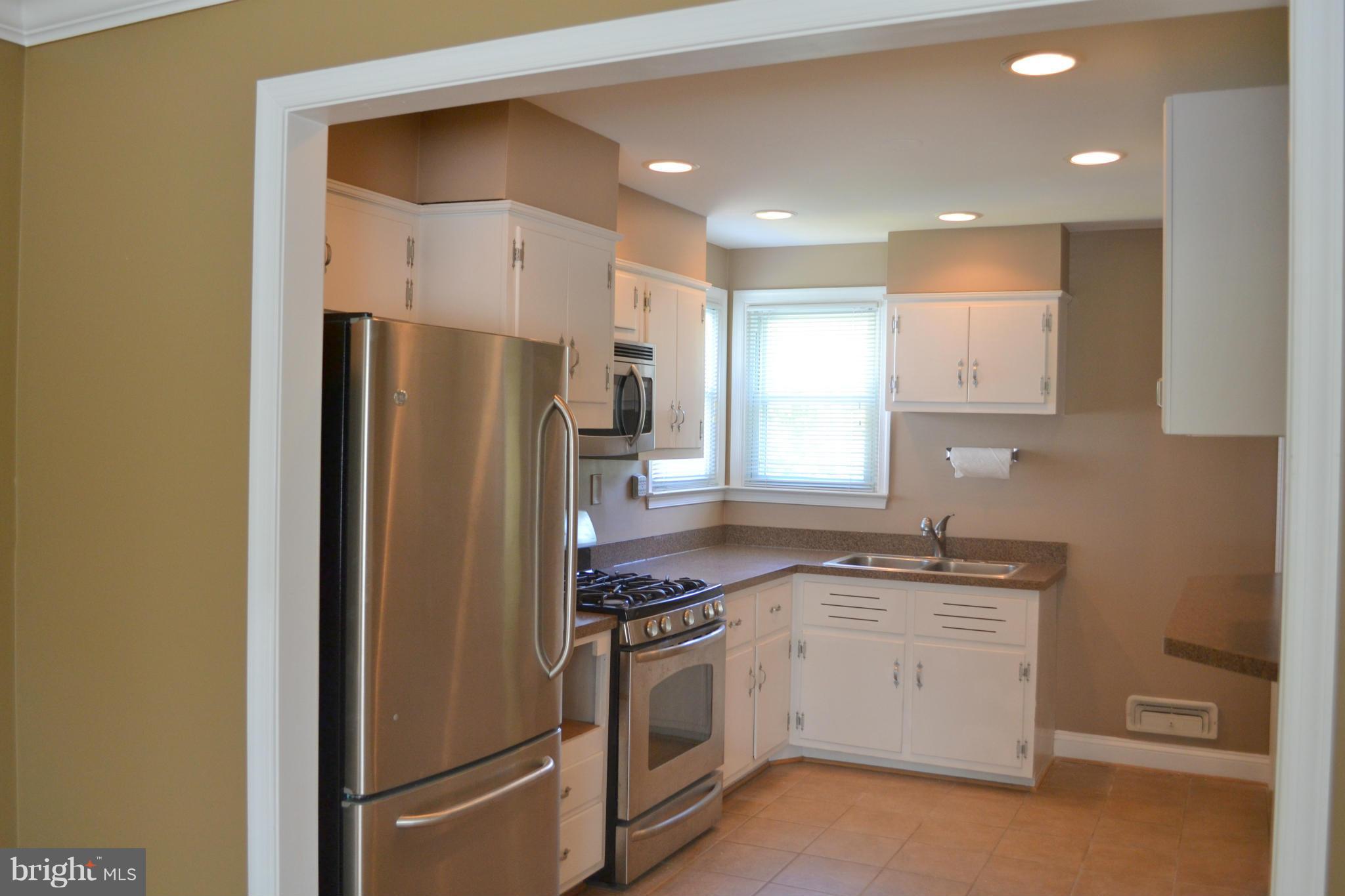 421 Madingley Road Linthicum, MD 21090 - Photo 8 of 11 Kitchen