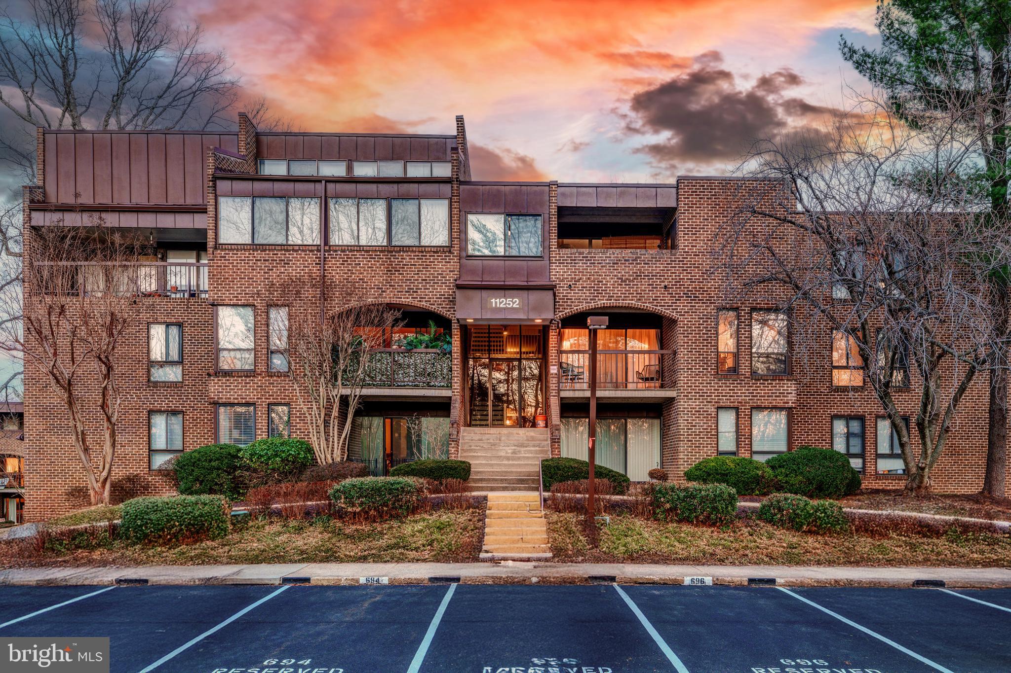 11252 Chestnut Grove Square Reston, VA 20190 - Photo 2 of 31