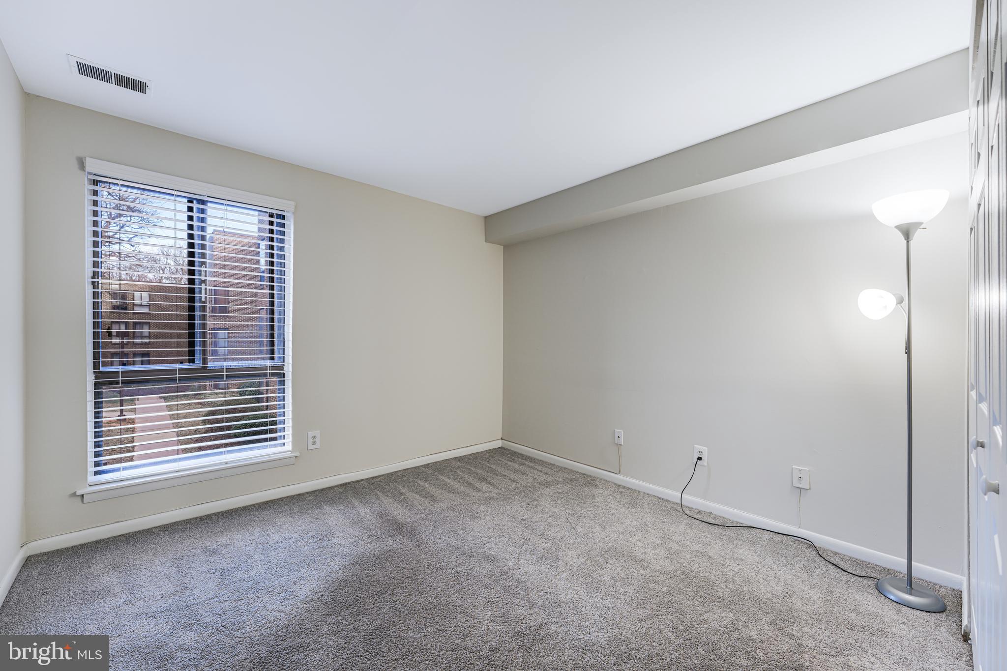 11252 Chestnut Grove Square Reston, VA 20190 - Photo 25 of 31