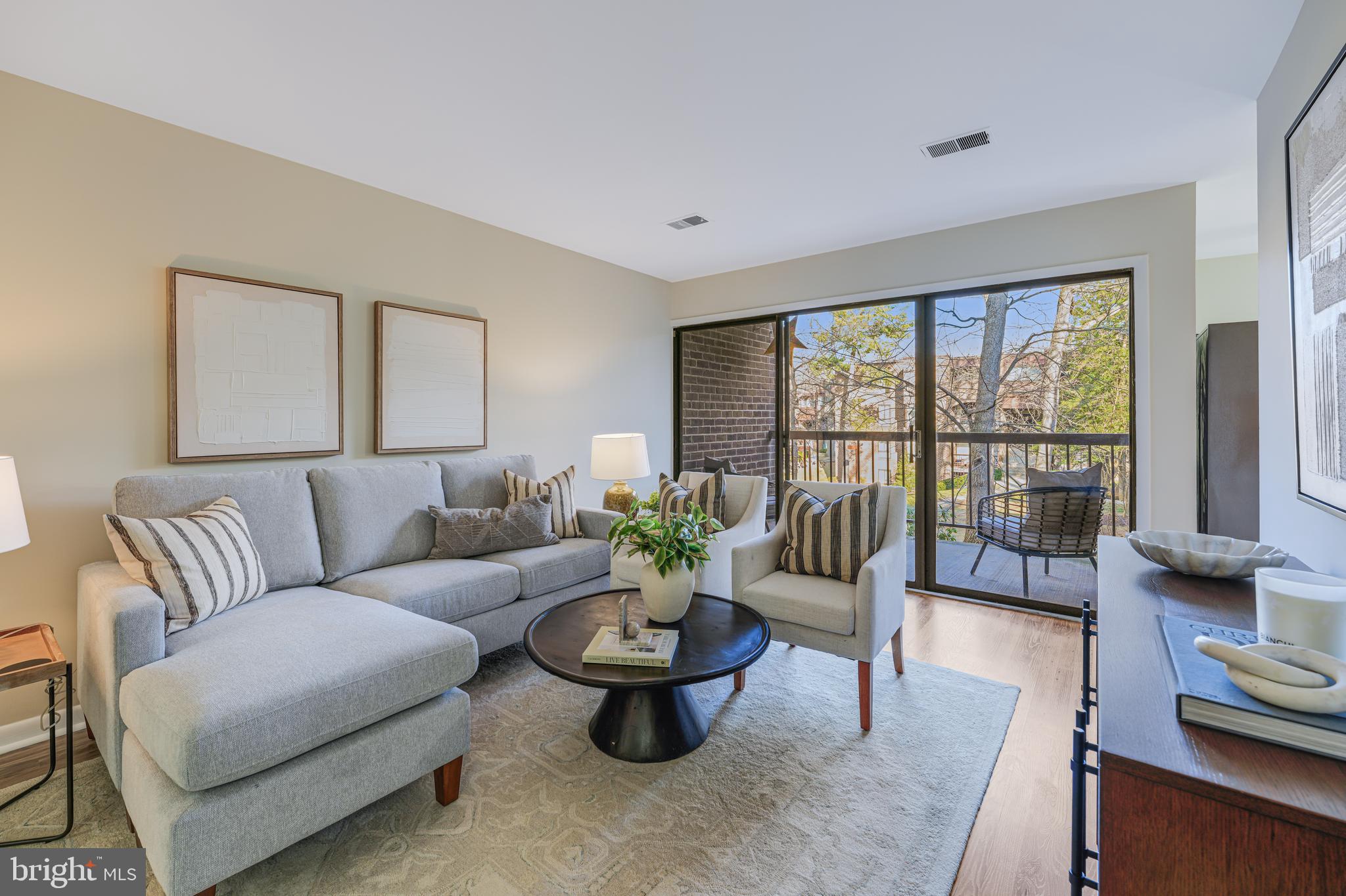 11252 Chestnut Grove Square Reston, VA 20190 - Photo 5 of 31