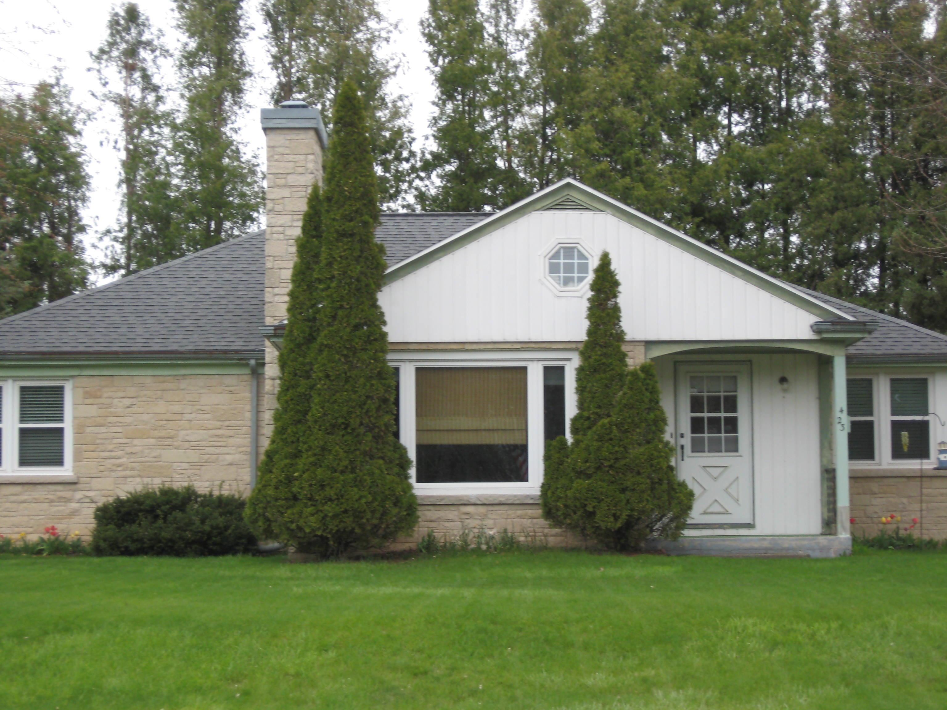 423 East Green Bay St