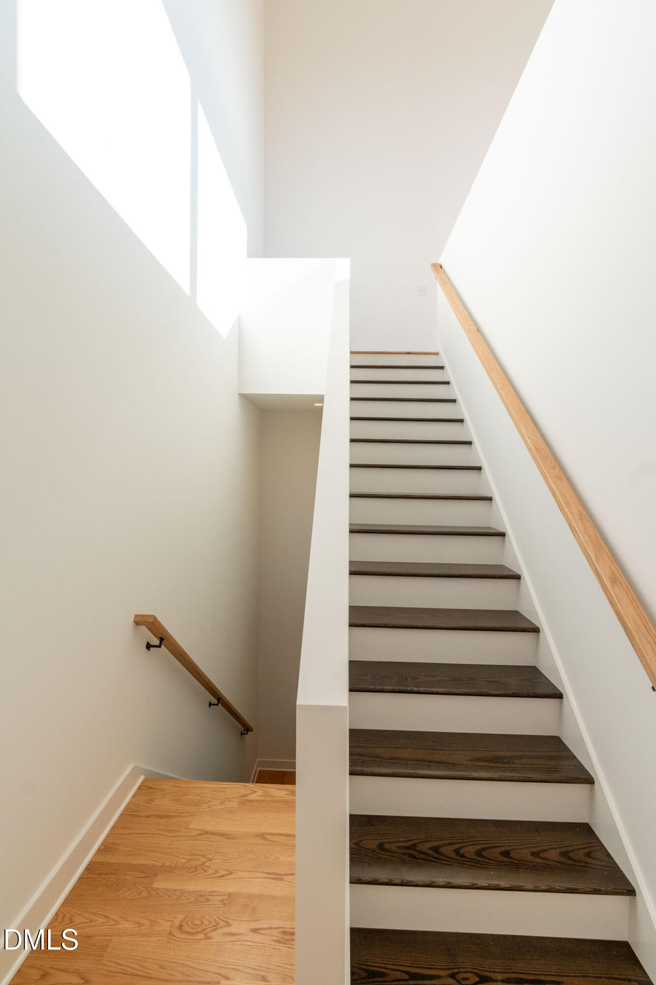 400 East Martin Street, Unit A Raleigh, NC 27601 - Photo 10 of 29 a view of entryway