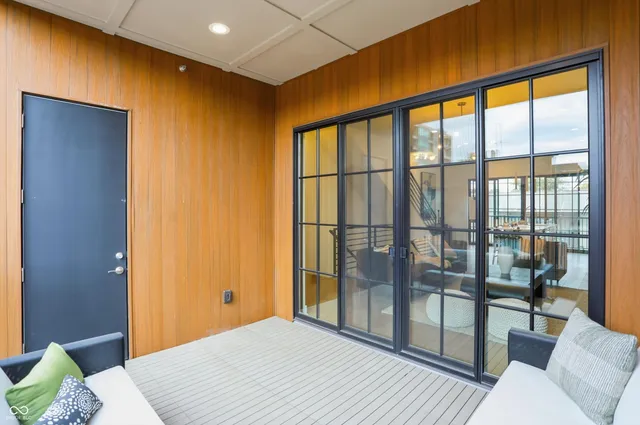 $804,500 | 527 East North Street, Indianapolis, IN 46204