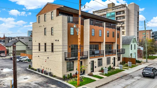 $804,500 | 527 East North Street, Indianapolis, IN 46204