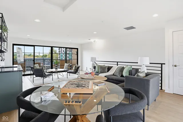 $804,500 | 527 East North Street, Indianapolis, IN 46204