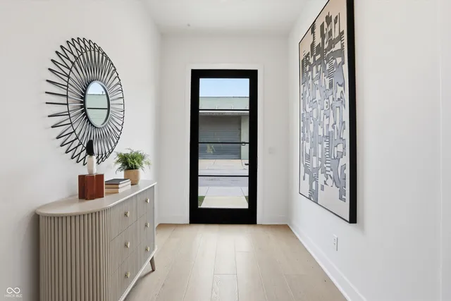 $804,500 | 527 East North Street, Indianapolis, IN 46204