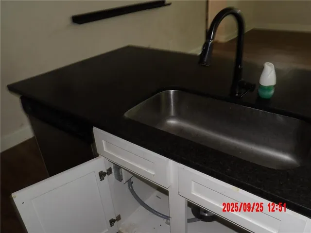 a close view of sink