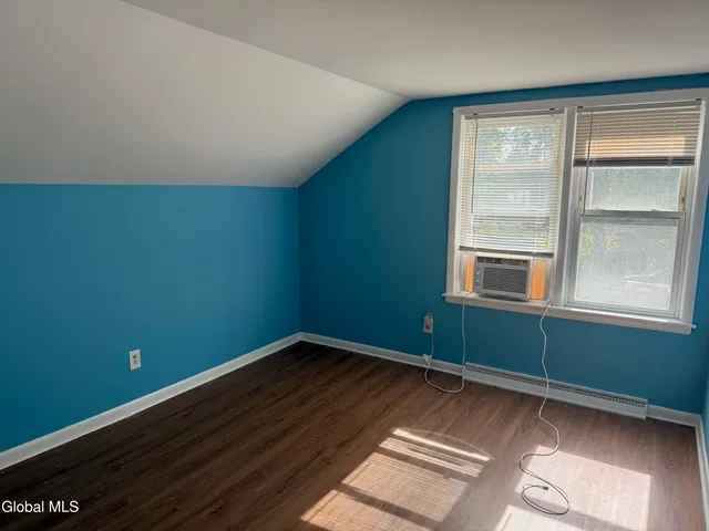 $1,700 | 563 4th Avenue, Troy, NY 12182