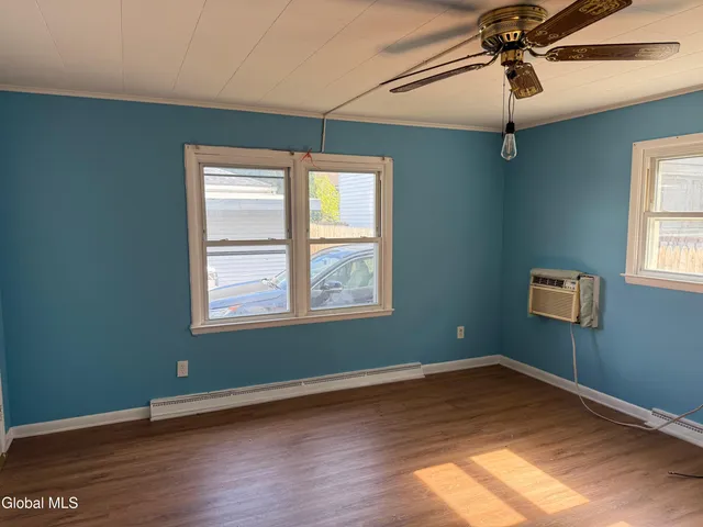 $1,700 | 563 4th Avenue, Troy, NY 12182