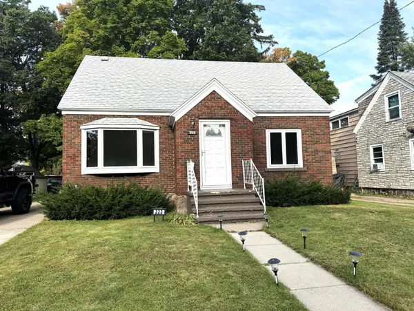 $164,900 | 222 South Superior Street, Antigo, WI 54409