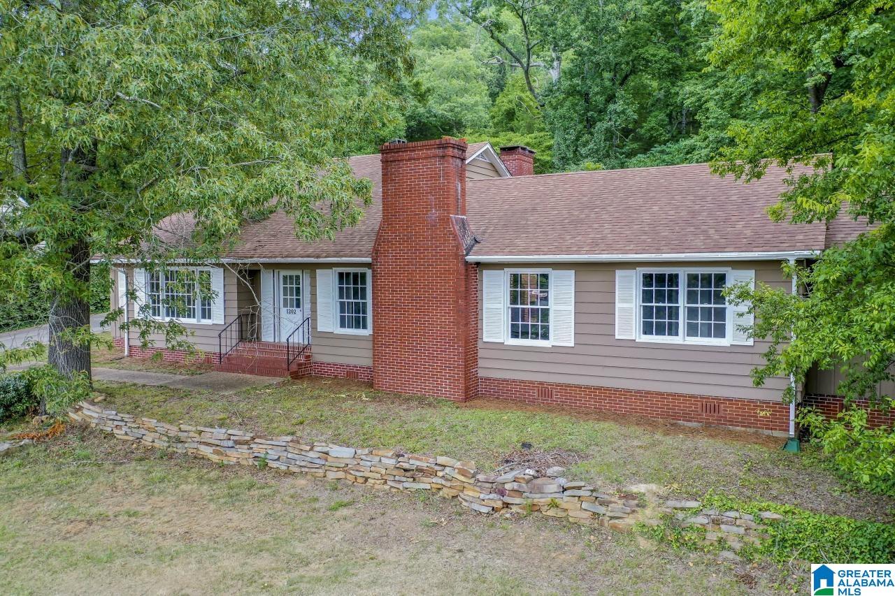 1202 Park Avenue Oneonta, AL 35121 - Photo 4 of 44
