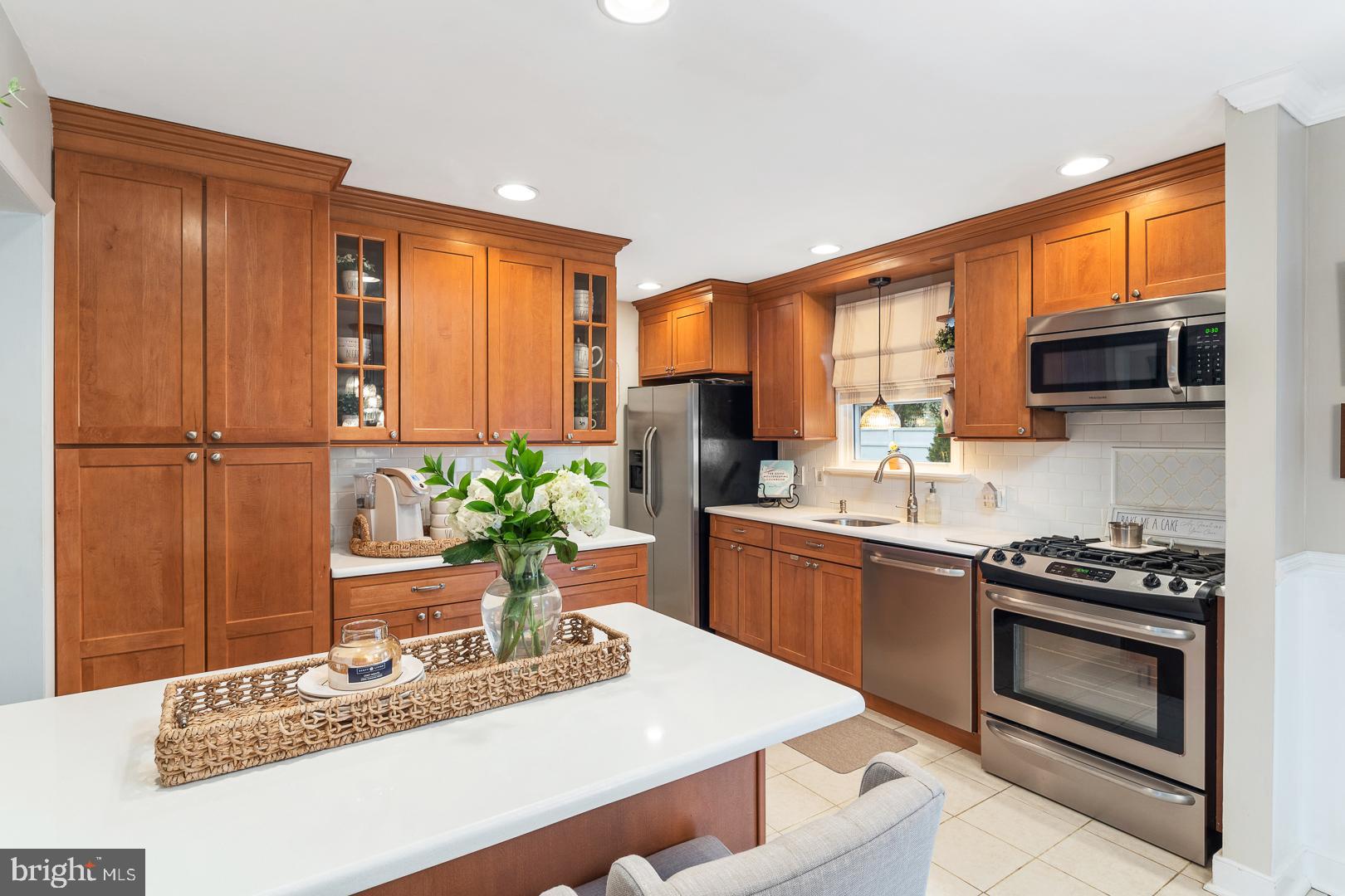 2081 Whatley Road Hamilton, NJ 08690 - Photo 10 of 44