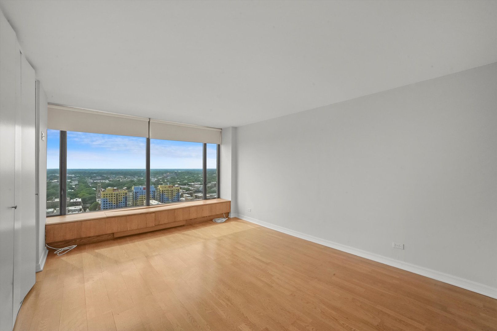 5455 North Sheridan Road, Unit 2712 Chicago, IL 60640 - Photo 17 of 21