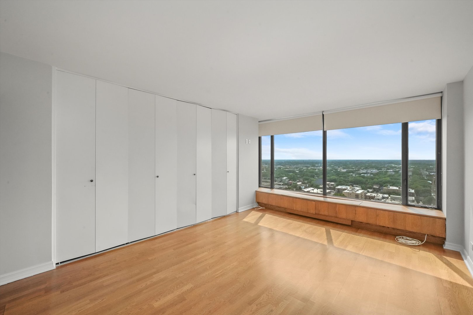 5455 North Sheridan Road, Unit 2712 Chicago, IL 60640 - Photo 18 of 21