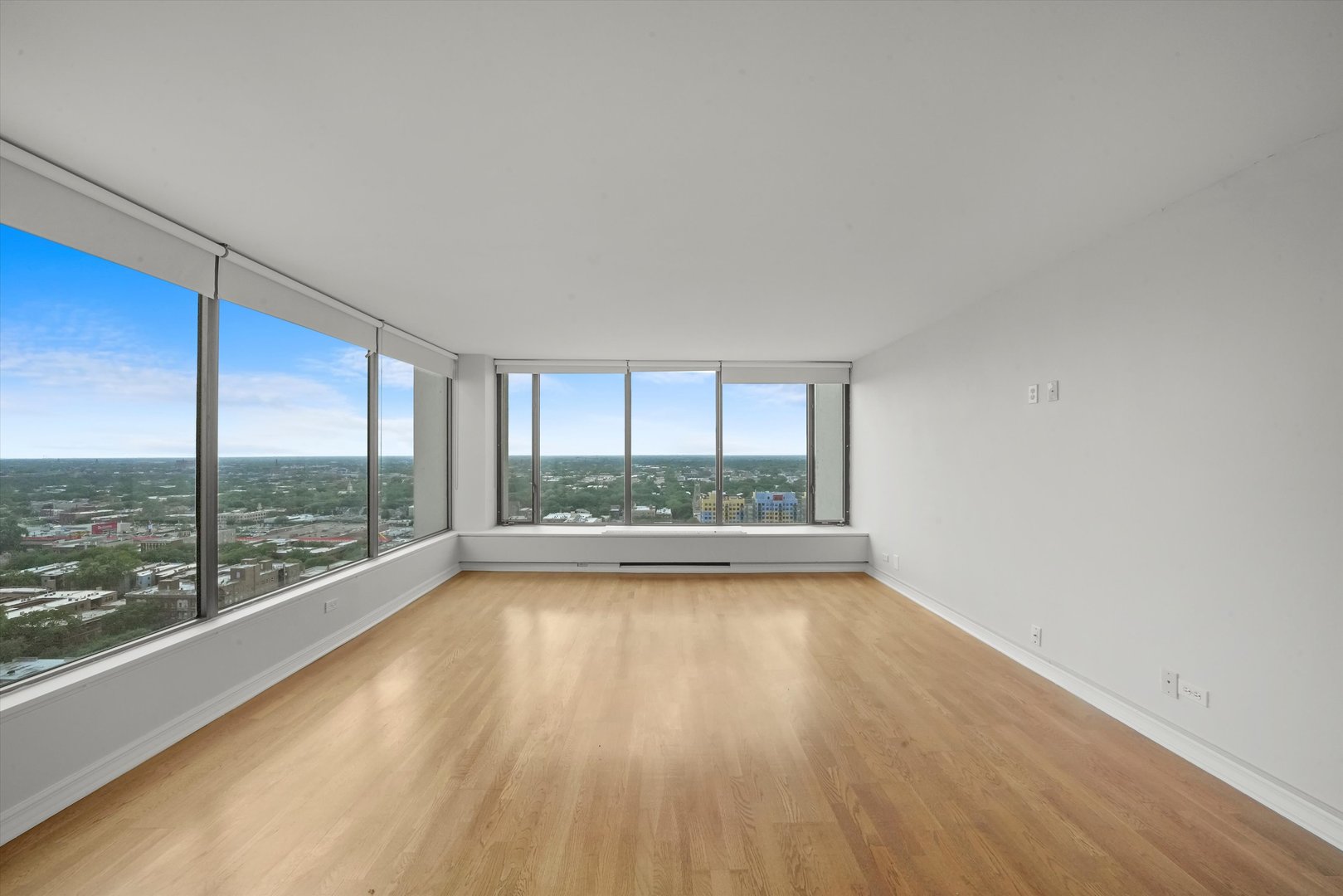 5455 North Sheridan Road, Unit 2712 Chicago, IL 60640 - Photo 5 of 21