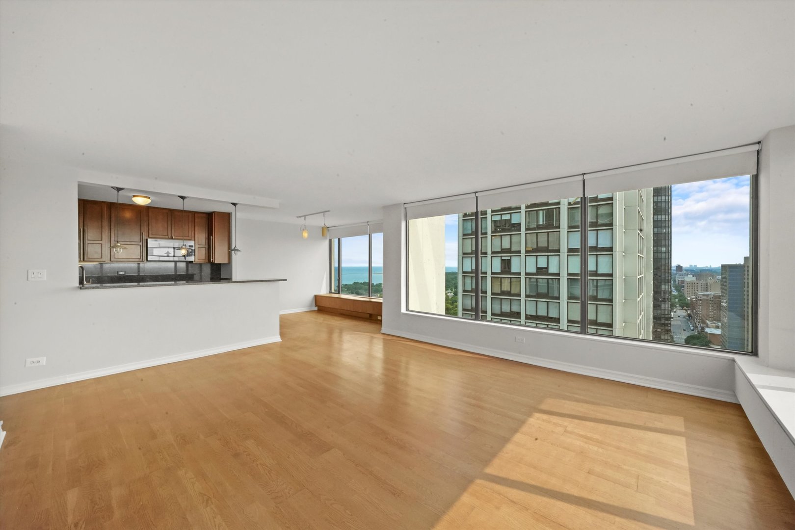 5455 North Sheridan Road, Unit 2712 Chicago, IL 60640 - Photo 7 of 21