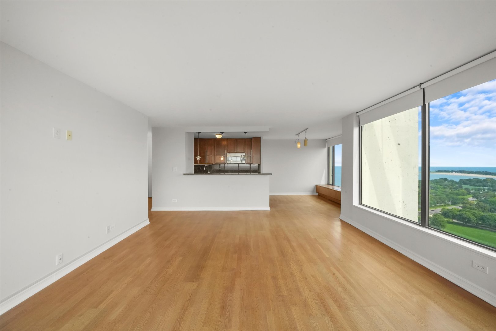 5455 North Sheridan Road, Unit 2712 Chicago, IL 60640 - Photo 9 of 21