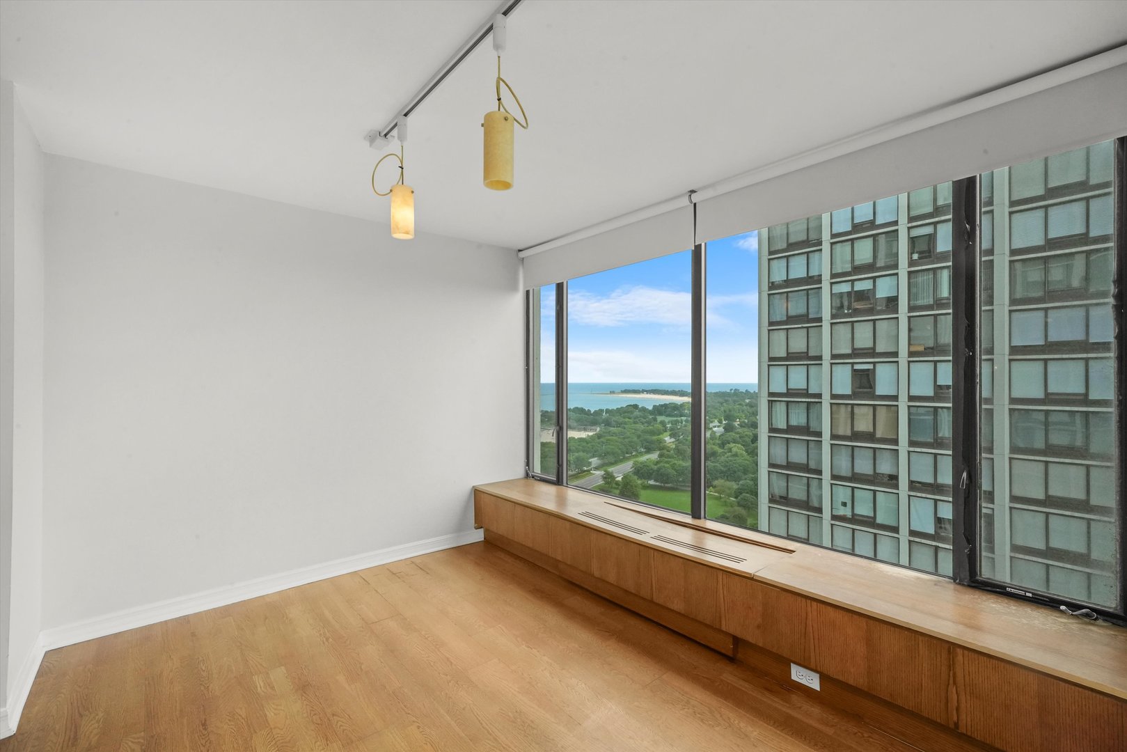 5455 North Sheridan Road, Unit 2712 Chicago, IL 60640 - Photo 10 of 21