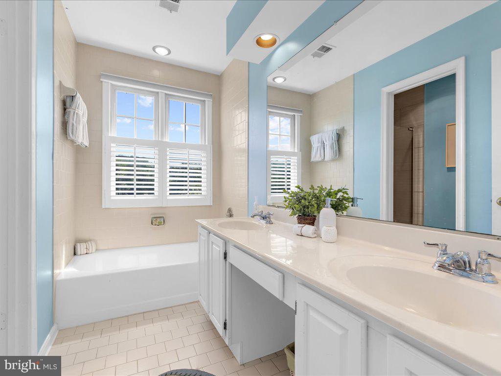1877 Cherry Road Annapolis, MD 21409 - Photo 27 of 65 2nd Full Bath w/ tub & new Shower