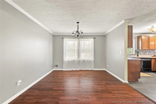 $315,000 | 1103 Carriage Lane, New Albany, IN 47150