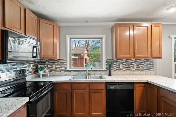 $315,000 | 1103 Carriage Lane, New Albany, IN 47150