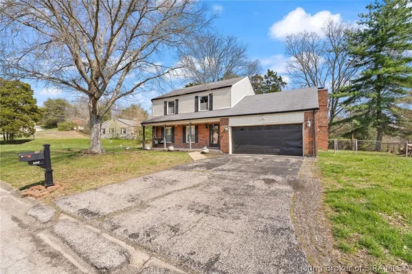 $315,000 | 1103 Carriage Lane, New Albany, IN 47150