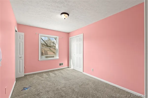 $315,000 | 1103 Carriage Lane, New Albany, IN 47150