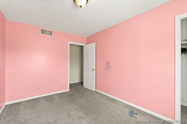 $315,000 | 1103 Carriage Lane, New Albany, IN 47150