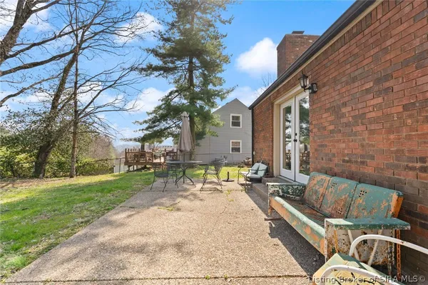 $315,000 | 1103 Carriage Lane, New Albany, IN 47150