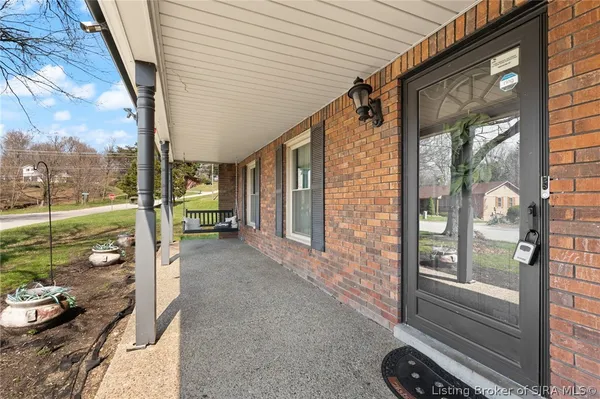 $315,000 | 1103 Carriage Lane, New Albany, IN 47150