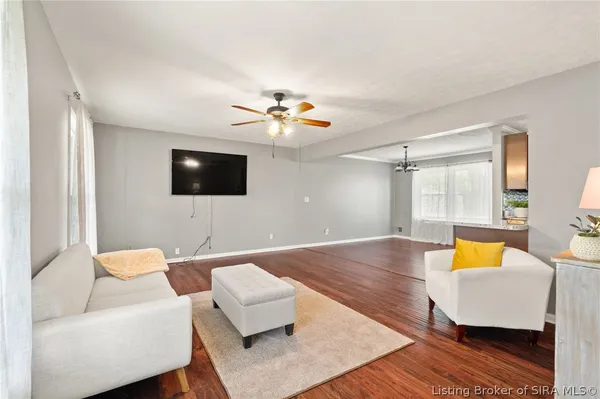 $315,000 | 1103 Carriage Lane, New Albany, IN 47150